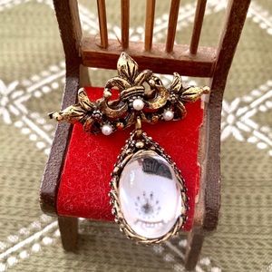 Vintage teardrop rhinestone brooch